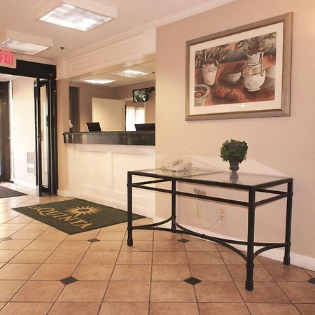 La Quinta Inn By Wyndham Detroit Canton Εξωτερικό φωτογραφία