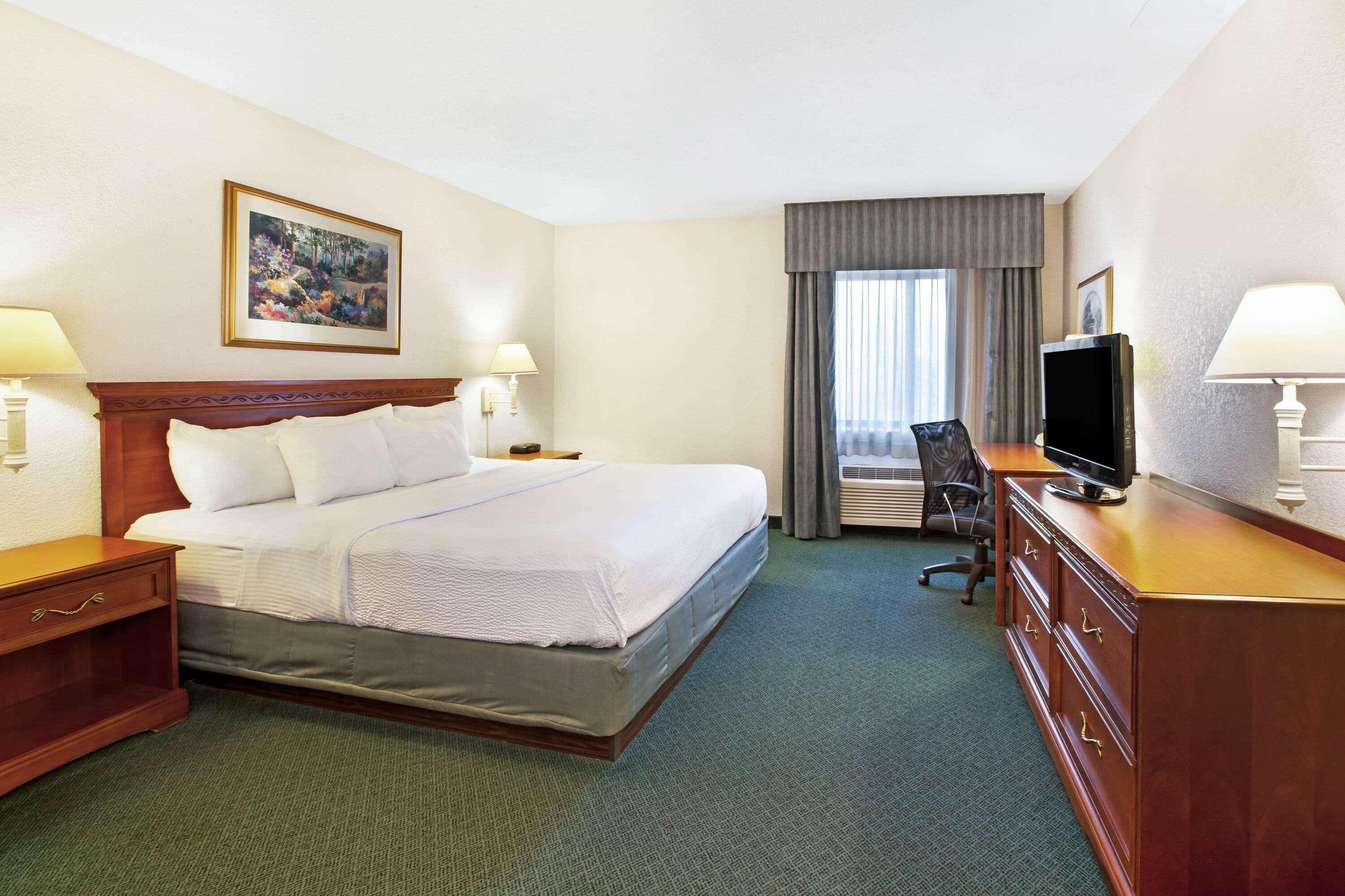 La Quinta Inn By Wyndham Detroit Canton Εξωτερικό φωτογραφία