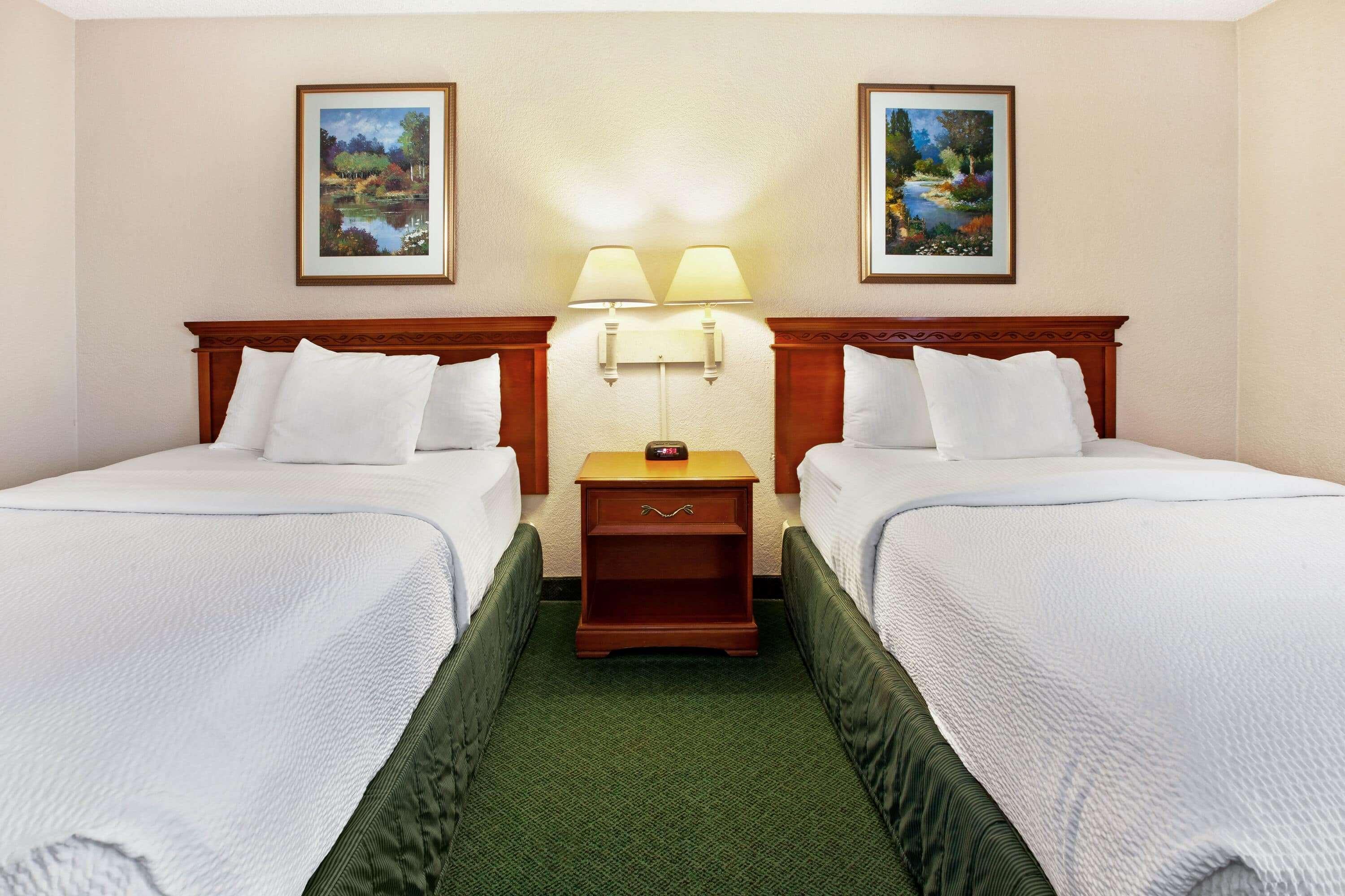 La Quinta Inn By Wyndham Detroit Canton Εξωτερικό φωτογραφία