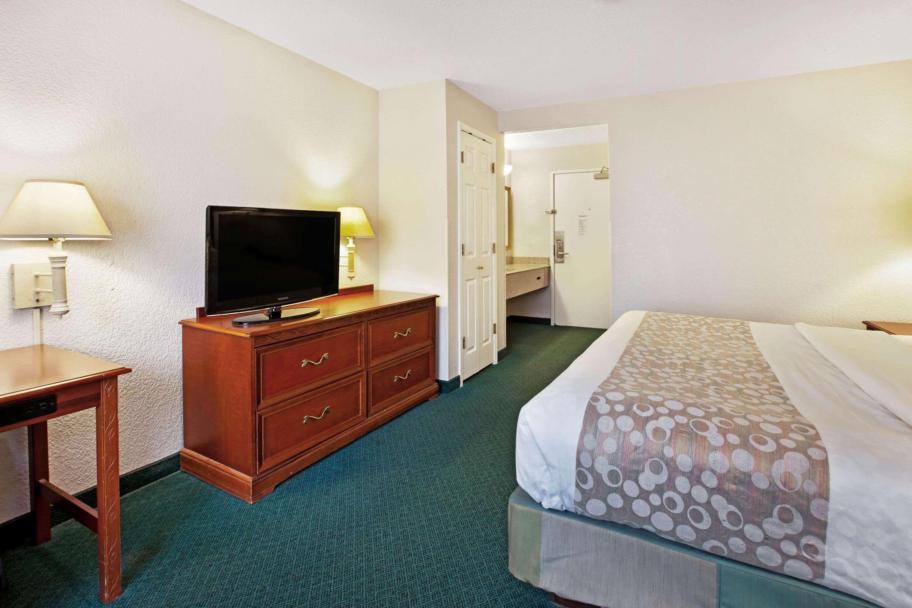 La Quinta Inn By Wyndham Detroit Canton Εξωτερικό φωτογραφία