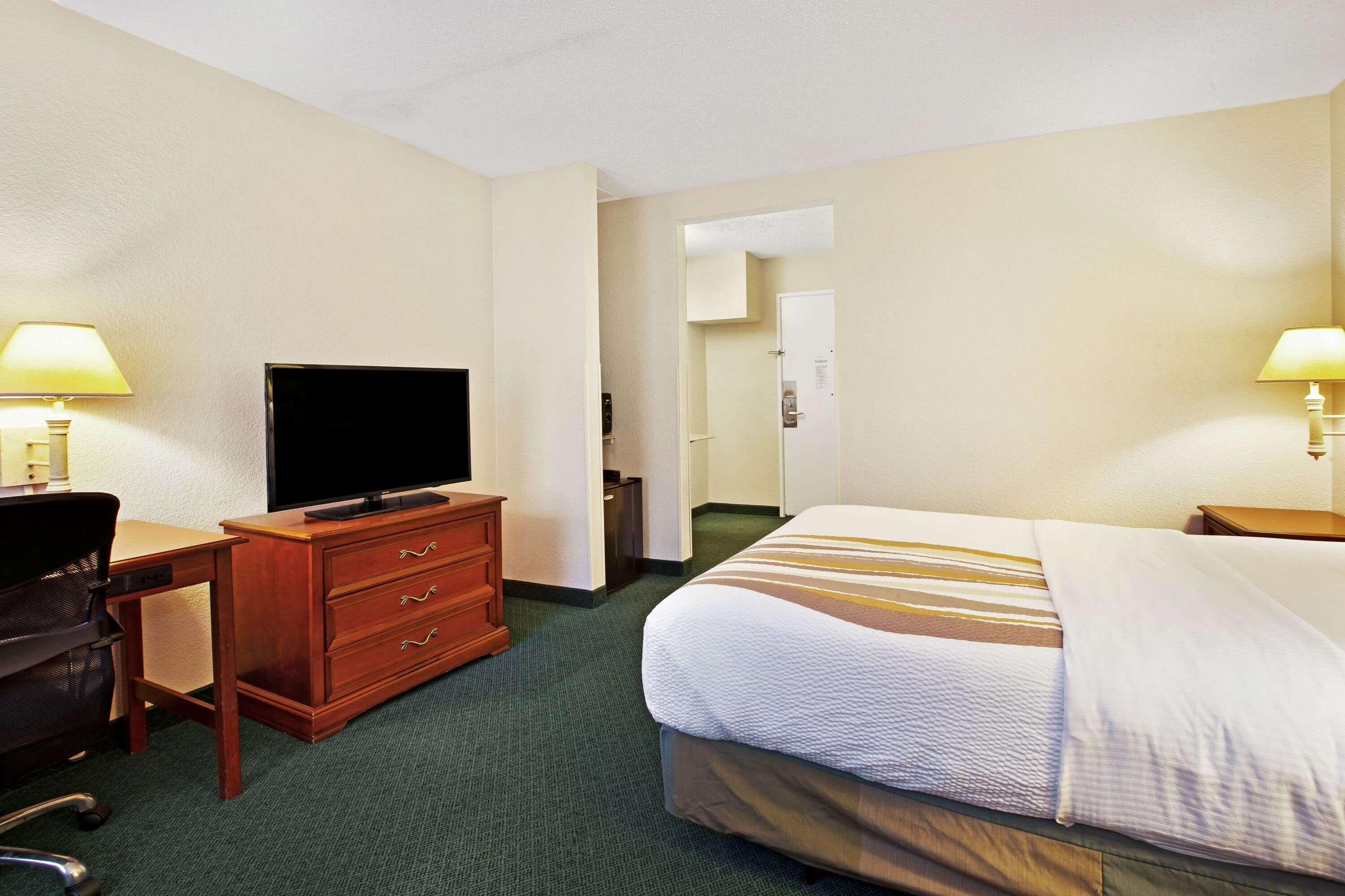 La Quinta Inn By Wyndham Detroit Canton Εξωτερικό φωτογραφία
