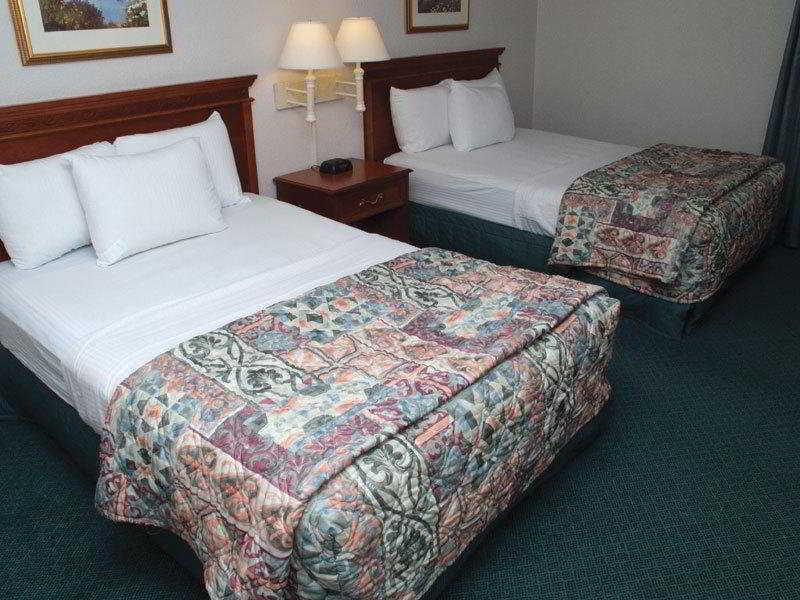 La Quinta Inn By Wyndham Detroit Canton Εξωτερικό φωτογραφία